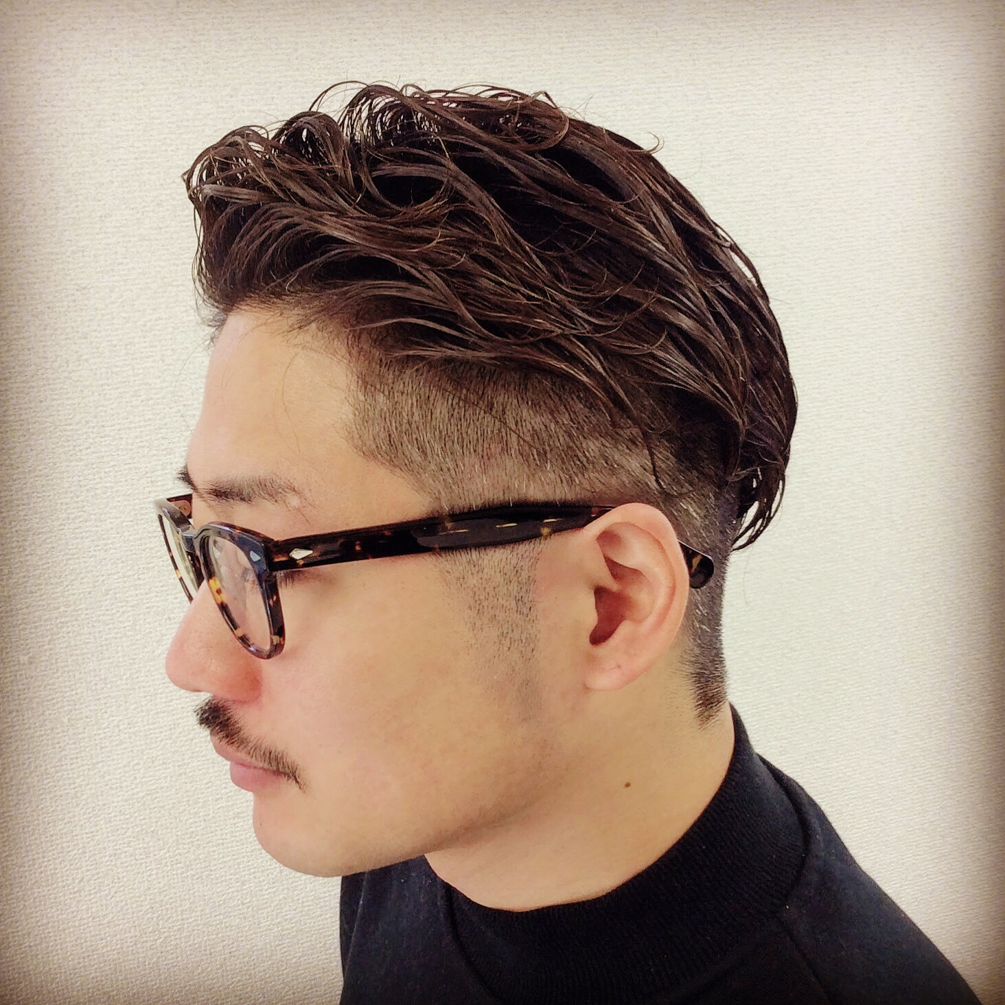 髭と眼鏡とパーマ 男性 メンズ 専門美容室 フリリ 新宿 髭と眼鏡とパーマ 男性 メンズ 専門美容室 フリリ 新宿